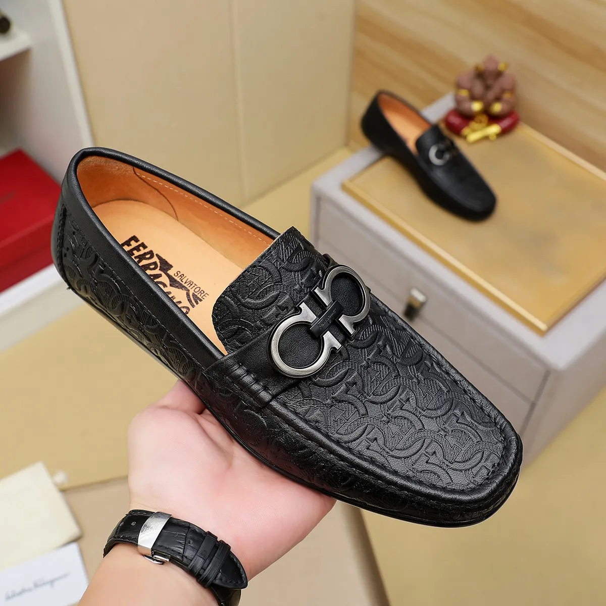 Men's shoes 💰360 🕷🕷【Ferragamo】Ferragamo Popular fashionable casual slip-on shoes🇨🇳Official website counter 1:1 production, original mold opening💯Good quality visible, imported high-end first-layer calfskin, luxurious pigskin lining🌿Very clear texture, high-quality waterproof, non-slip and wear-resistant outsole🎋High quality and low price, truly handmade🍓Color, code number 38-45
